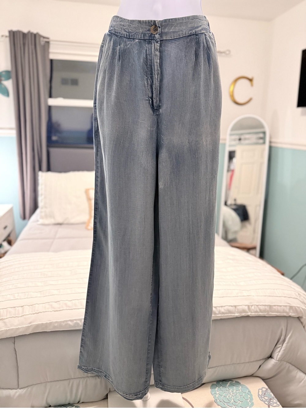 Workshop Republic Clothing Wide-Leg Jeans in Faded Blue-Grey